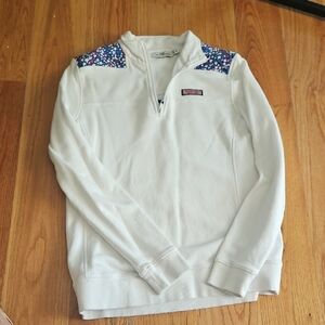 Women's Vineyard Vines White Sweatshirt with Blue Accents